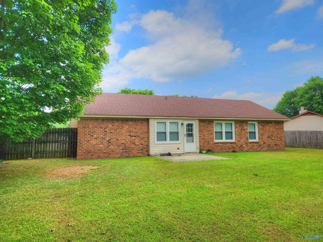 1008 Fieldstone Court, Huntsville, AL 35803