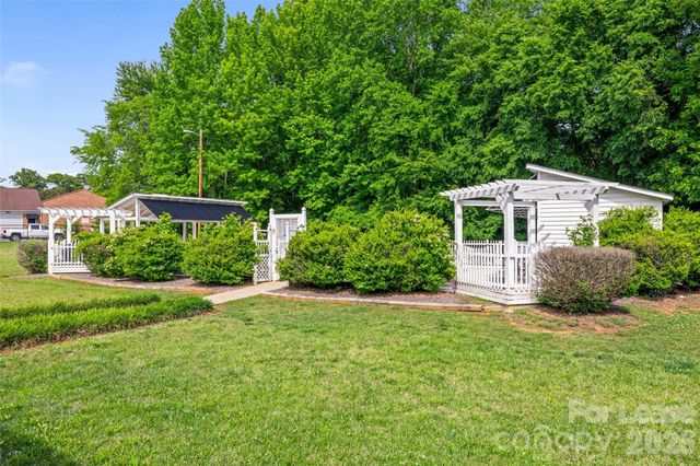 113 Stroupe Road E, Gastonia, NC 28056