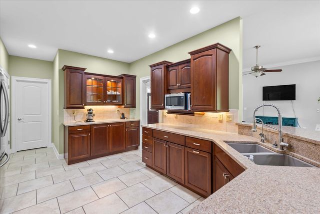 4415 E RAVENS RIDGE DR, Columbia, MO 65201
