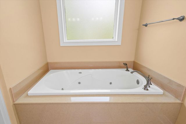 4415 E RAVENS RIDGE DR, Columbia, MO 65201