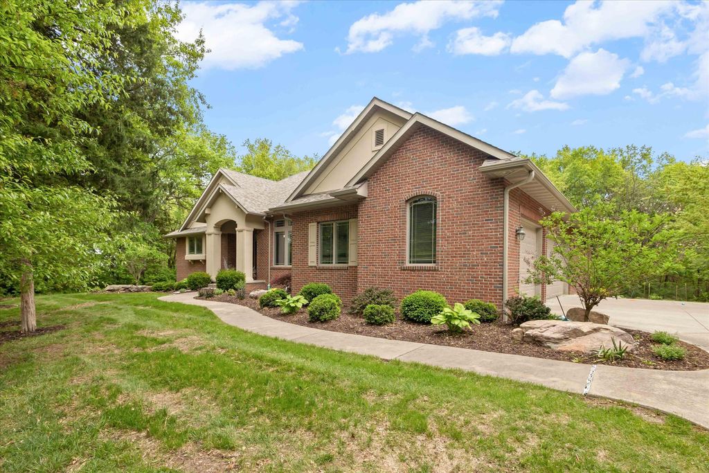 4415 E RAVENS RIDGE DR, Columbia, MO 65201
