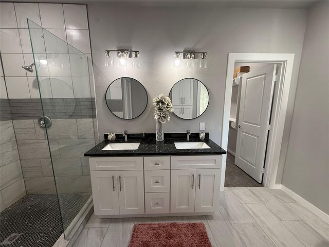 215 S 7 Th Street S, Beasley, TX 77417
