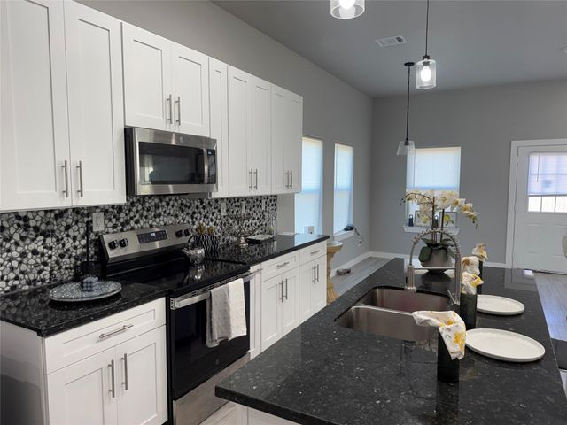 215 S 7 Th Street S, Beasley, TX 77417
