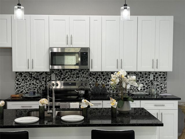 215 S 7 Th Street S, Beasley, TX 77417