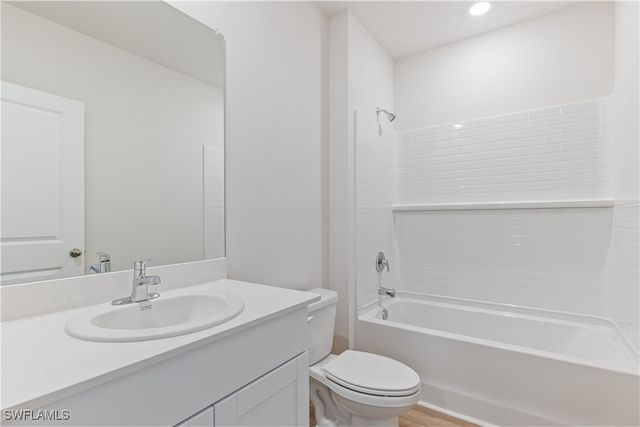 10315 Blooming Blossom CT, Fort Myers, FL 33905