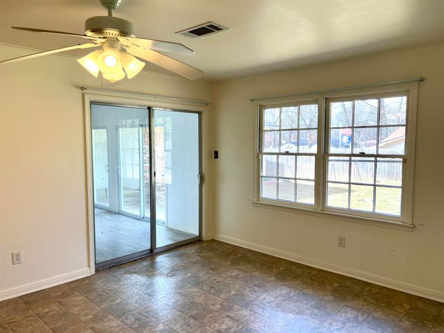 1601 Auburn Dr., Longview, TX 75601