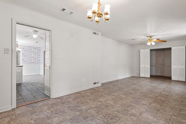 1601 Auburn Dr., Longview, TX 75601