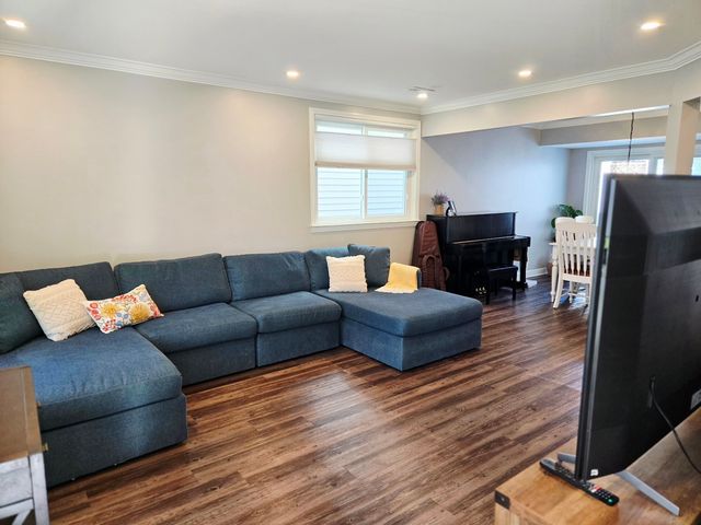 116 Presidential Boulevard, Oswego, IL 60543