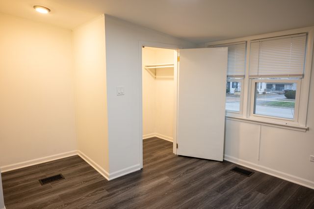 15915 Cottage Grove Avenue, South Holland, IL 60473