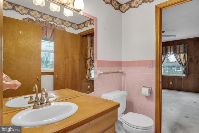 301 E ELM AVE, Hanover, PA 17331