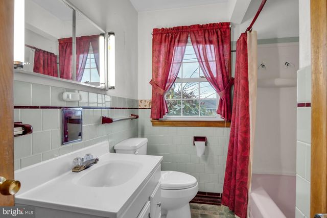 301 E ELM AVE, Hanover, PA 17331