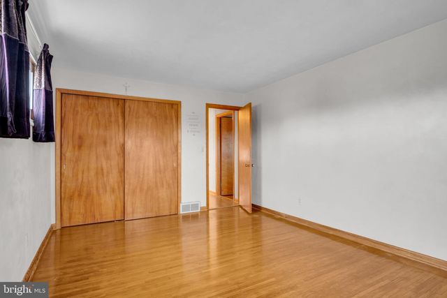 301 E ELM AVE, Hanover, PA 17331