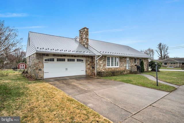 301 E ELM AVE, Hanover, PA 17331