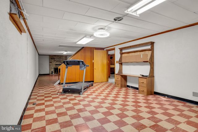 301 E ELM AVE, Hanover, PA 17331