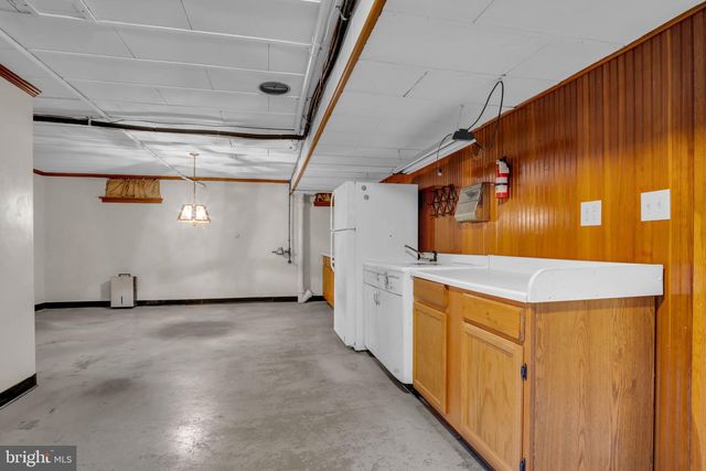 301 E ELM AVE, Hanover, PA 17331