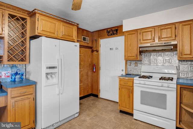 301 E ELM AVE, Hanover, PA 17331