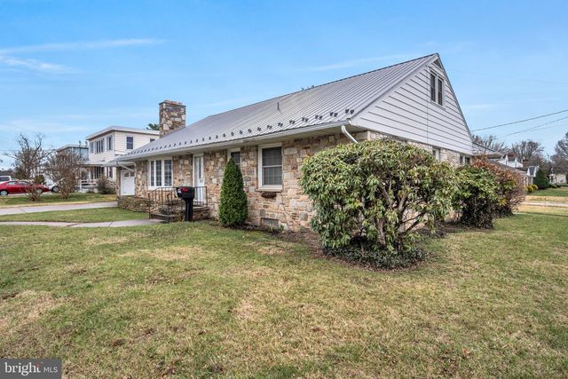 301 E ELM AVE, Hanover, PA 17331