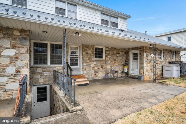 301 E ELM AVE, Hanover, PA 17331