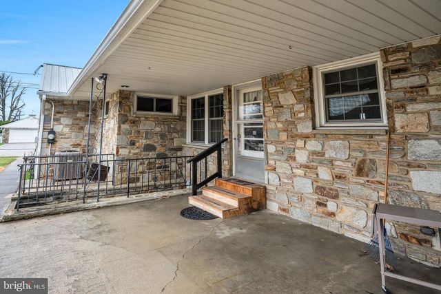 301 E ELM AVE, Hanover, PA 17331