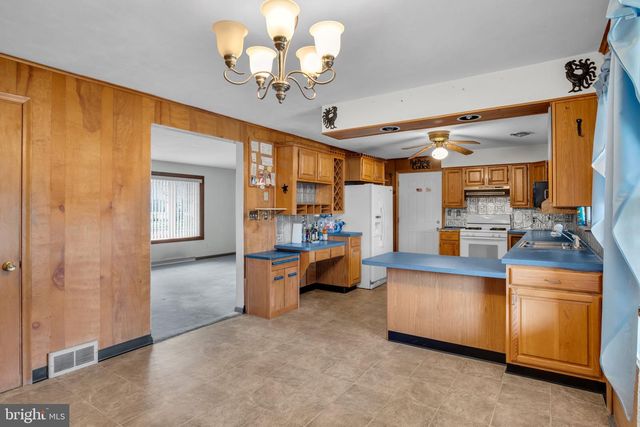 301 E ELM AVE, Hanover, PA 17331