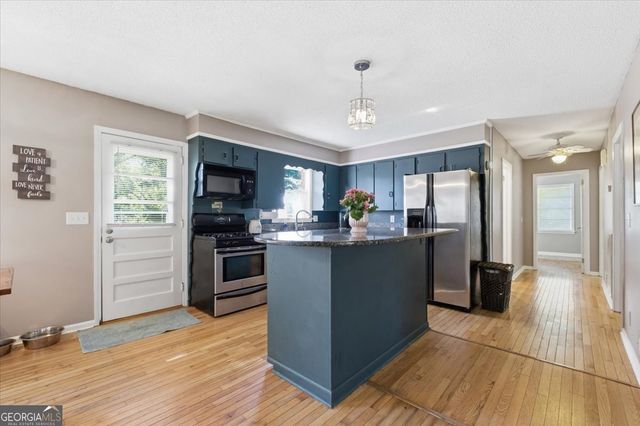 112 Pine Street SW, Calhoun, GA 30701