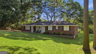 112 Pine Street SW, Calhoun, GA 30701