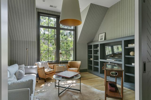 956 Battery Ln, Nashville, TN 37220