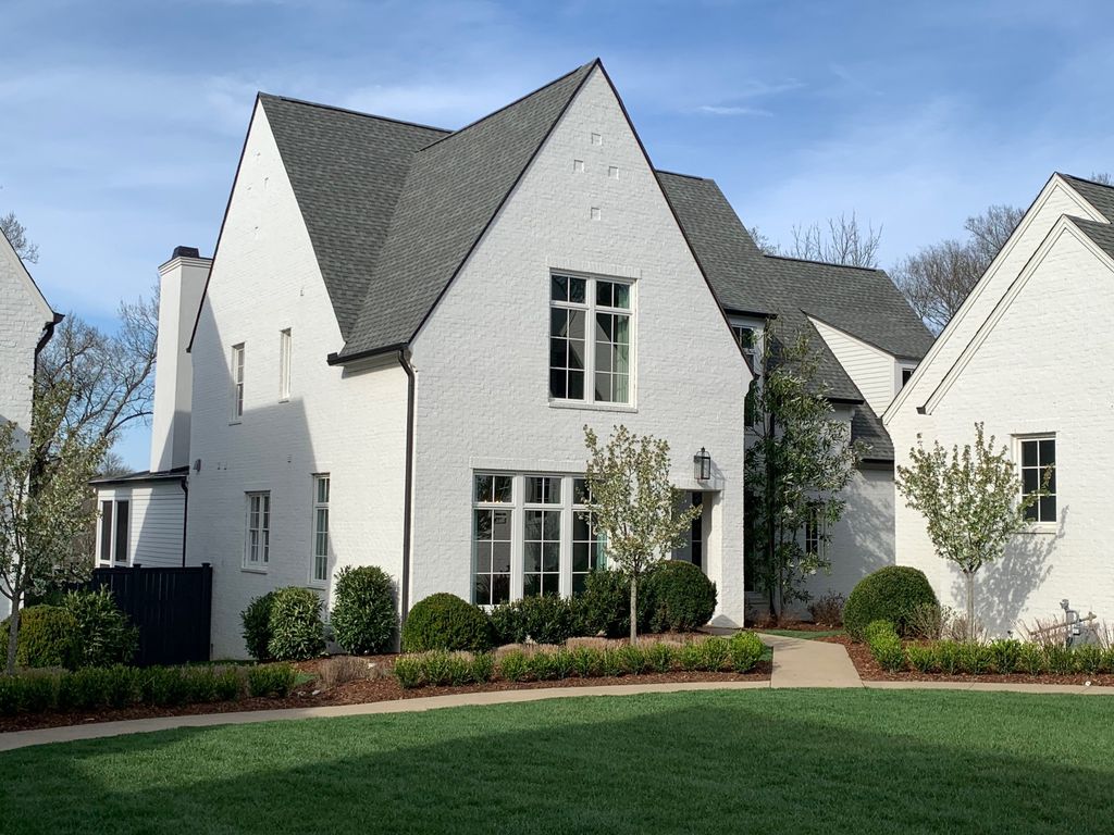 956 Battery Ln, Nashville, TN 37220