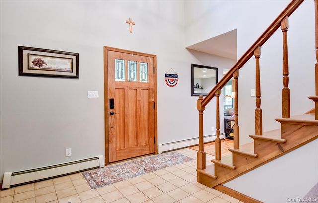 29 Valley View Road, Bloomingburg, NY 12721