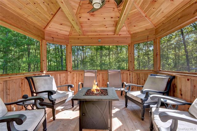 29 Valley View Road, Bloomingburg, NY 12721
