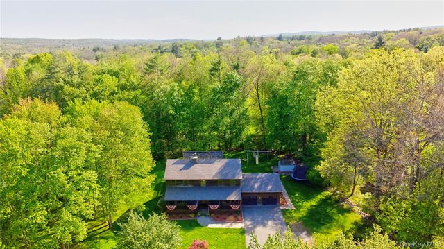 29 Valley View Road, Bloomingburg, NY 12721