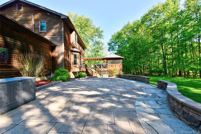 29 Valley View Road, Bloomingburg, NY 12721