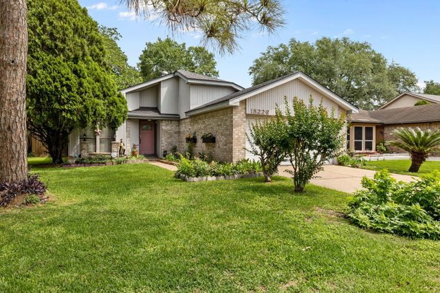 15226 Loma Paseo Drive, Houston, TX 77083