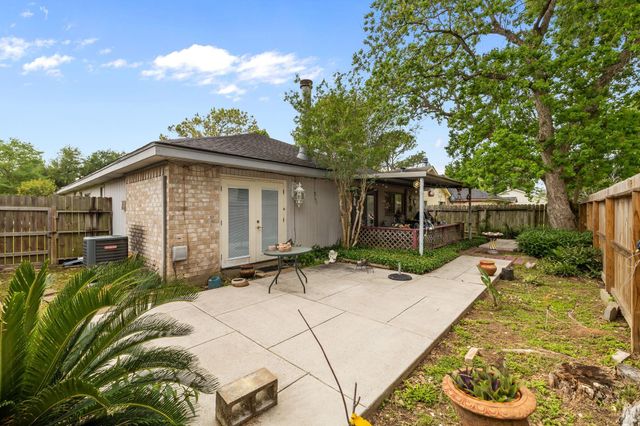 15226 Loma Paseo Drive, Houston, TX 77083