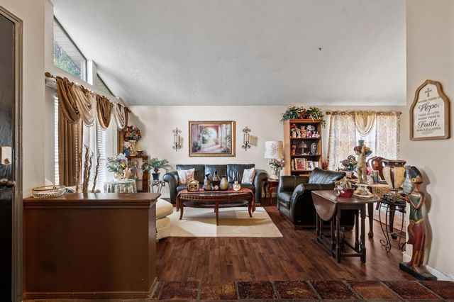 15226 Loma Paseo Drive, Houston, TX 77083