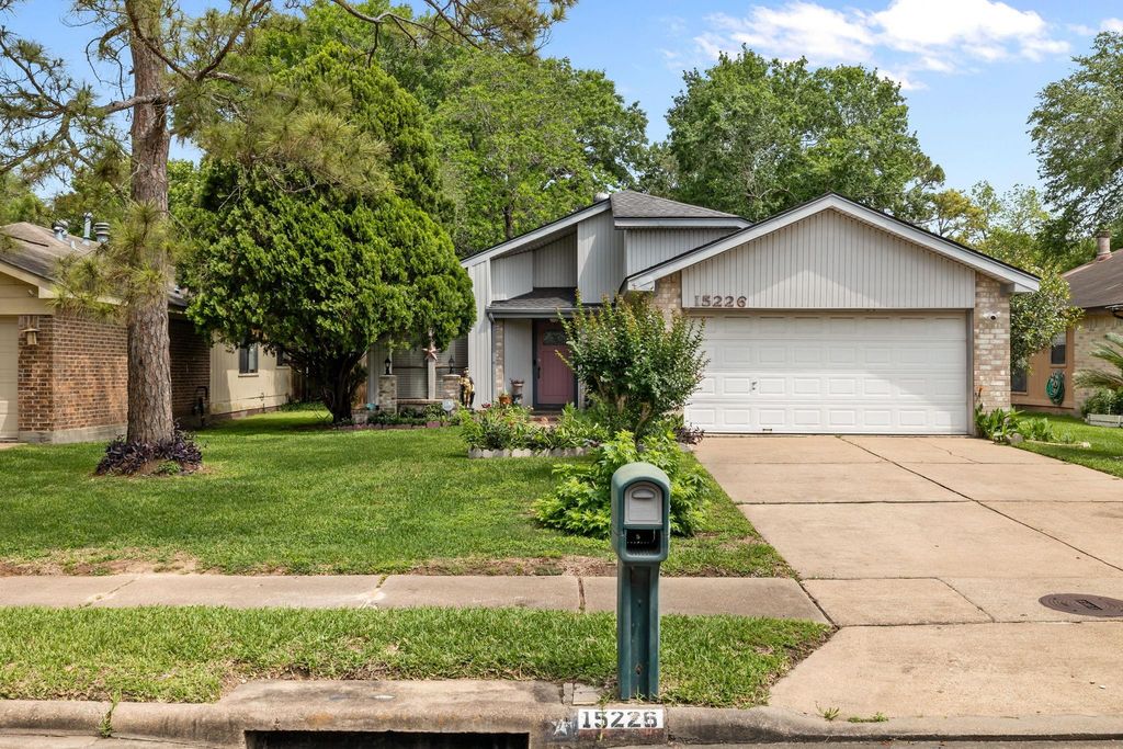 15226 Loma Paseo Drive, Houston, TX 77083