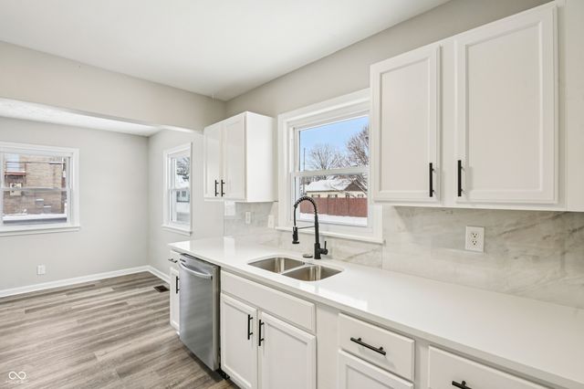 89 S 8th Avenue, Beech Grove, IN 46107