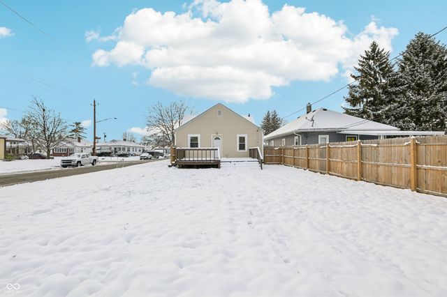 89 S 8th Avenue, Beech Grove, IN 46107