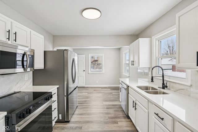 89 S 8th Avenue, Beech Grove, IN 46107