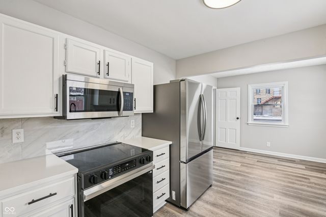 89 S 8th Avenue, Beech Grove, IN 46107