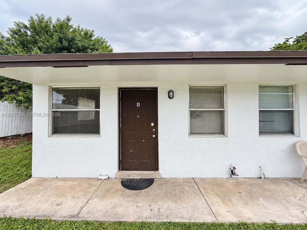 3639 SW 13th Court 4, Fort Lauderdale, FL 33312