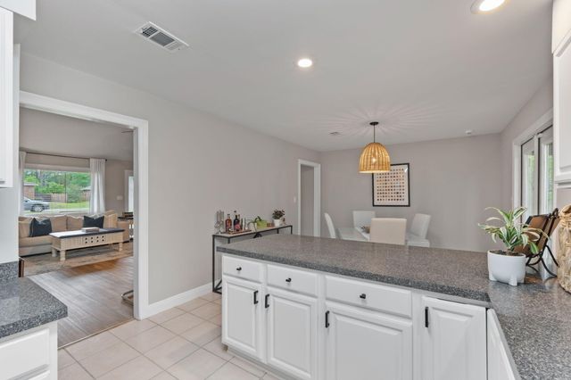 6561 Fern St Street, Navarre, FL 32566