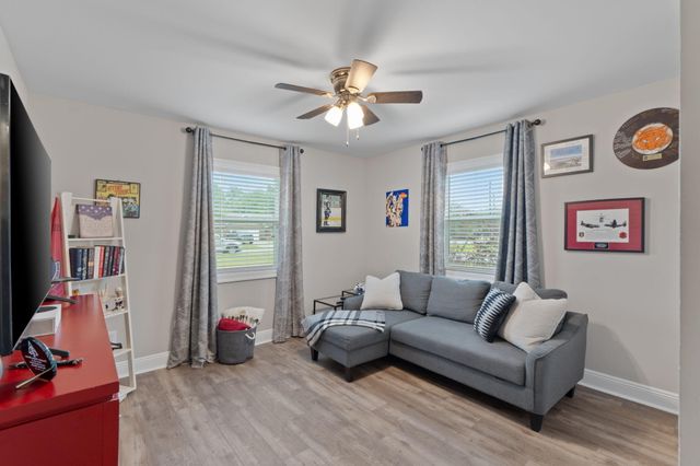 6561 Fern St Street, Navarre, FL 32566