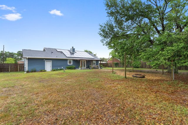 6561 Fern St Street, Navarre, FL 32566
