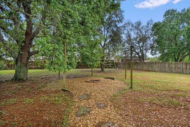 6561 Fern St Street, Navarre, FL 32566