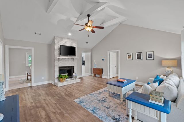 6561 Fern St Street, Navarre, FL 32566
