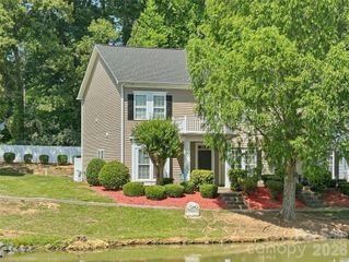 751 Plaza Walk Drive, Charlotte, NC 28215