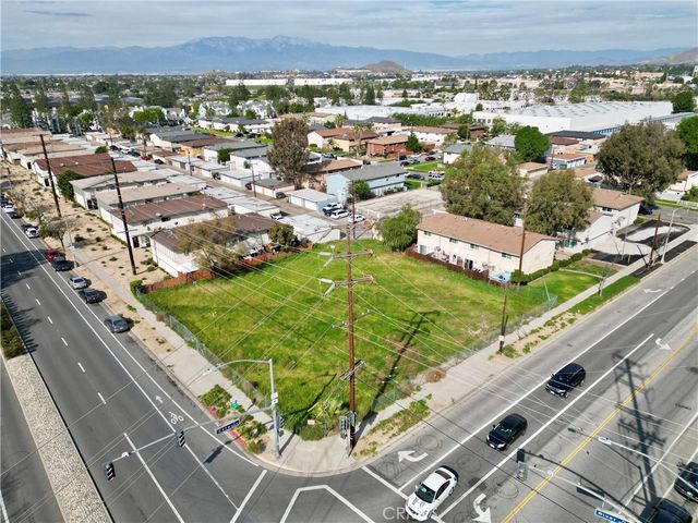 449 River Rd, Corona, CA 92878