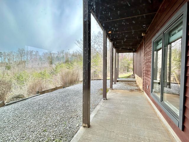 1166 Sandstone Point Trail, Monticello, KY 42633