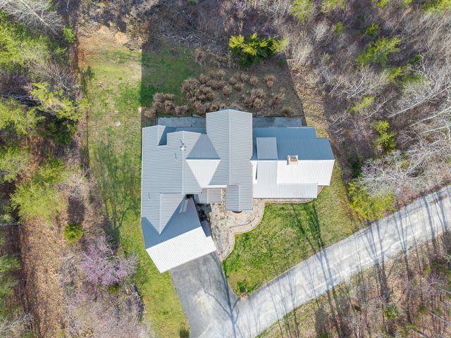 1166 Sandstone Point Trail, Monticello, KY 42633